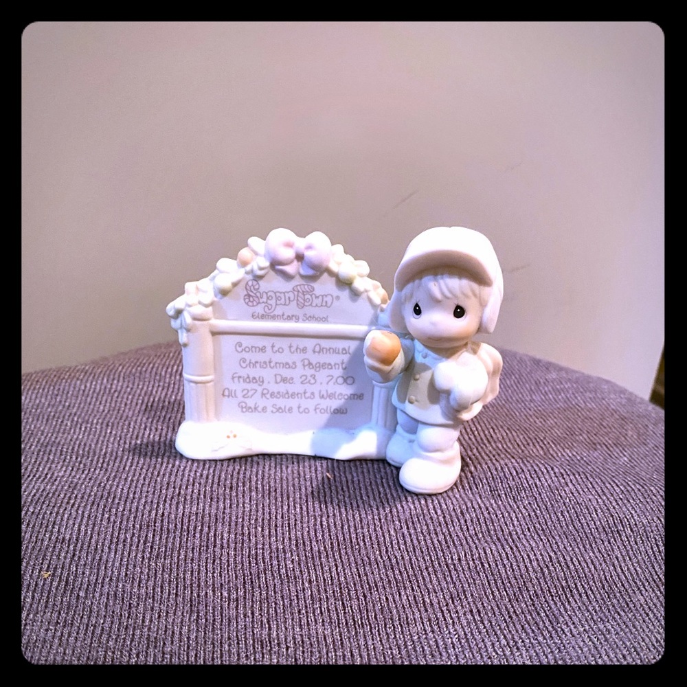 PRECIOUS MOMENTS FIGURINE